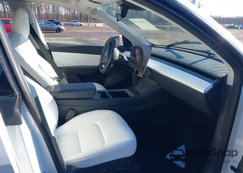 2021 Tesla Model Y Performance Dual Motor All-Wheel Drive z USA, uszkodzony, nr VIN 5YJYGDEF9MF178483